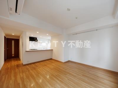 【居間・リビング】 | アクロス目黒タワー | ゆったりとした居間です