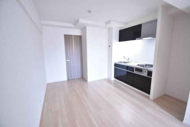 リアライズ今里南の居間・リビング