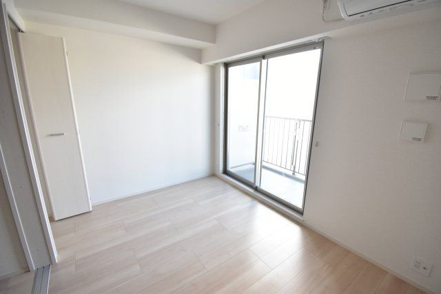 リアライズ今里南の寝室