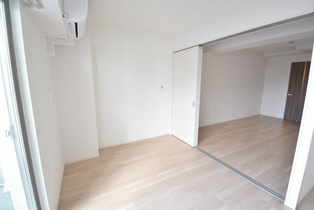 リアライズ今里南の寝室