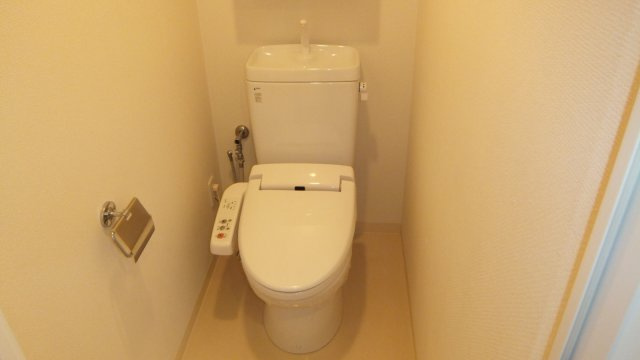 レジディア船橋Ⅰのトイレ|お手洗いには、ウォシュレット機能が御座います