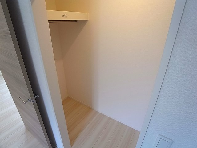 神戸市北区杉尾台２丁目のハイツの収納|幅広の大きなクローゼット収納