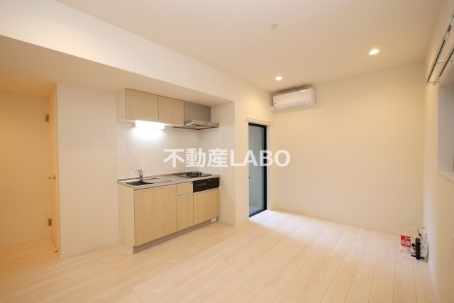 シャンティーハーバー九条の居間・リビング