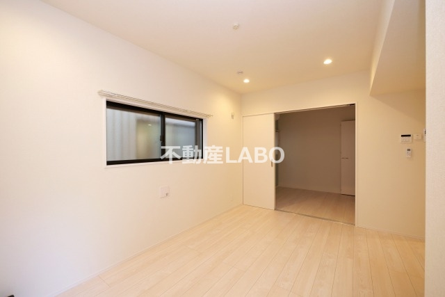 シャンティーハーバー九条の洋室