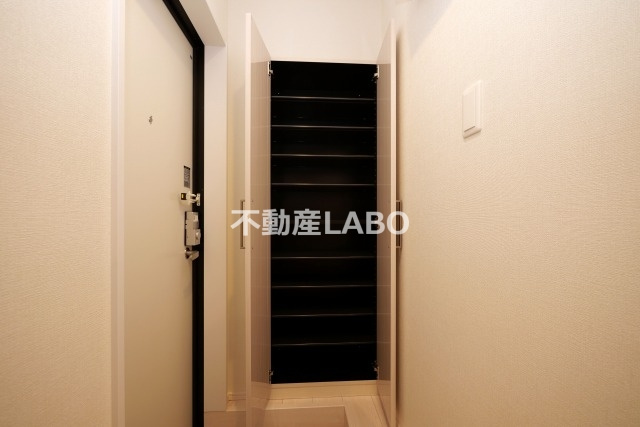 シャンティーハーバー九条の玄関