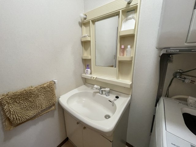 ルシェール・シェトワの独立洗面台