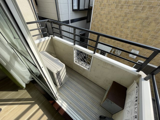 ルシェール・シェトワのバルコニー