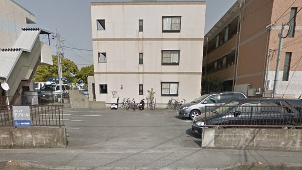 メゾンド・アブリールの駐車場|駐車場があるので、車を買う予定の方も安心です
※現況優先　同タイプ参考
