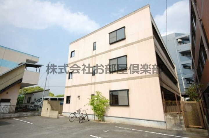 メゾンド・アブリールの外観|外観は落ち着いています
現況優先