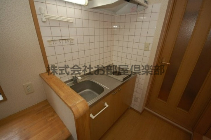 メゾンド・アブリールのキッチン|コンパクトなキッチンで掃除もラクラク
※現況優先　同タイプ参考