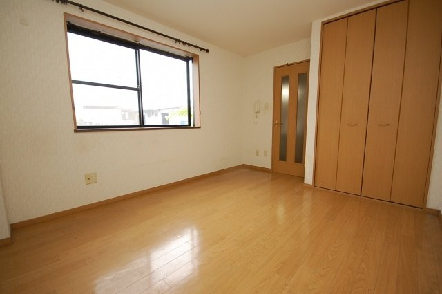 メゾンド・アブリールの居間・リビング|こちらの居間で趣味の時間をお楽しみください
※現況優先　同タイプ参考
