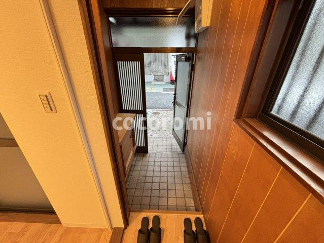 宮野町戸建ての玄関