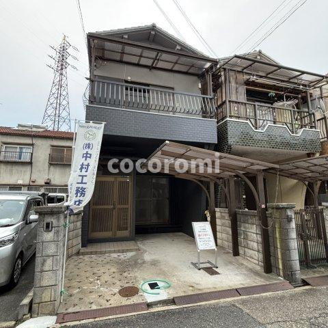 宮野町戸建てのエントランス