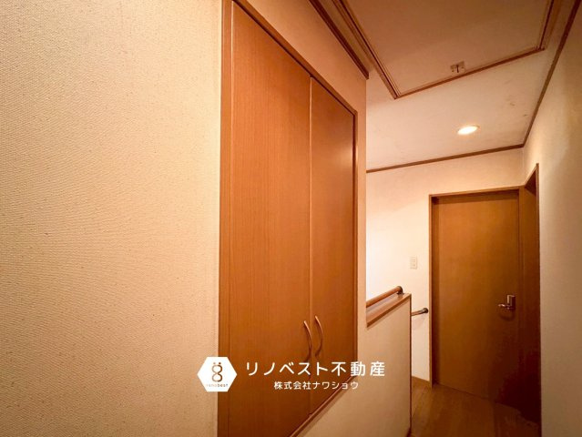 東大阪市荒川1丁目の内装|廊下にも収納があります！