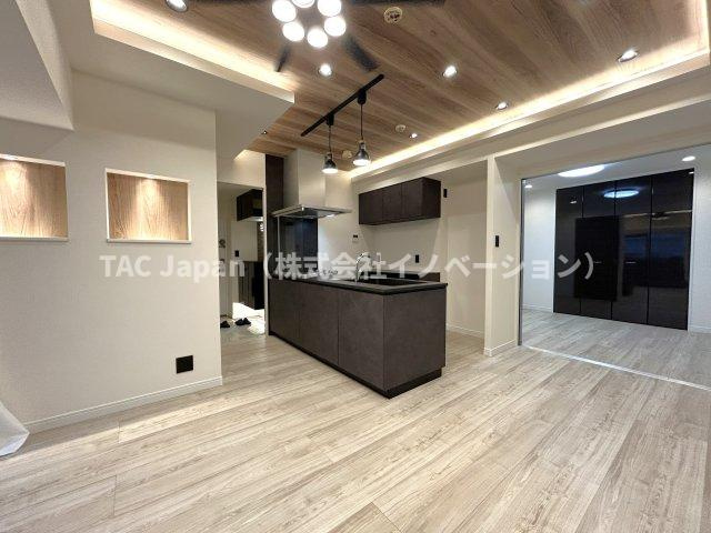 ダイアパレス元浅草Ⅱの居間・リビング|ご家族やお客様との時間など、多くの時を刻む空間。何気なく過ぎる時でさえも上質なひと時となる快適な空間を目指して。