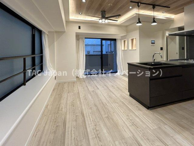 ダイアパレス元浅草Ⅱの居間・リビング|オープンでのびやかな空間を生み出す、こだわりの広がりとゆとり。家族と過ごす時間を大切にしたい方にぴったりの住空間です。