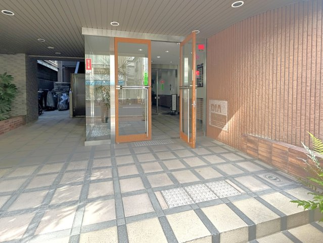 ダイアパレス元浅草Ⅱのエントランス