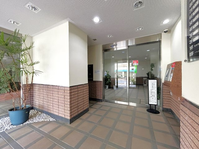 ダイアパレス元浅草Ⅱのエントランス