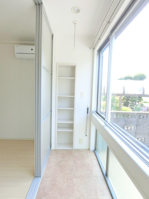 グリーン・ハイムのバルコニー|明るいサンルーム