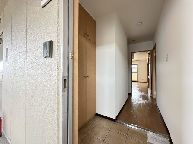 トゥジュール・ヴェールの玄関