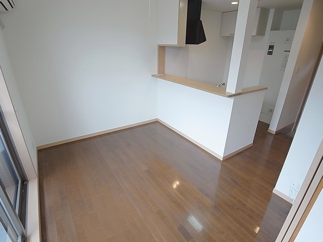 ヴィアーレ南町の居間・リビング|開放感あるゆったりとしたリビング