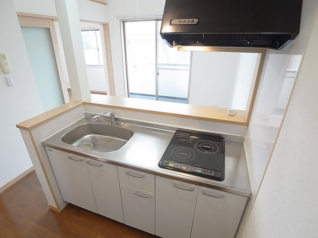 ヴィアーレ南町のキッチン|カウンター、ＩＨ2口システムキッチン