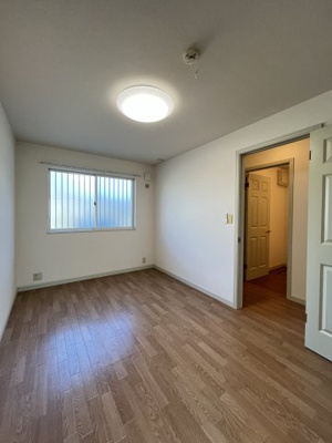 【洋室】 | キャピタル旗ヶ崎