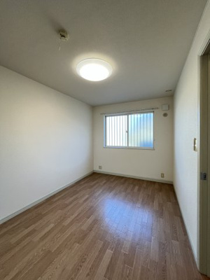 【洋室】 | キャピタル旗ヶ崎