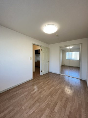 【洋室】 | キャピタル旗ヶ崎