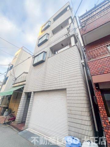 セリアーイワカワの外観