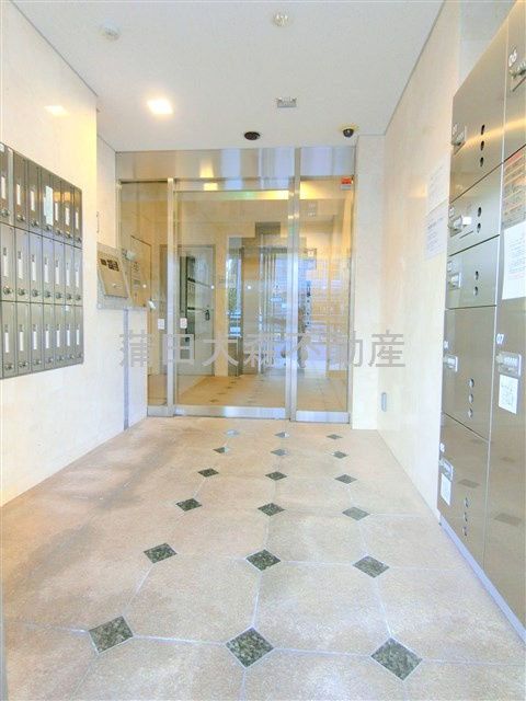 プレール・ドゥーク蒲田Ⅱのエントランス|防犯カメラにTVモニター付オートロック　エントランス