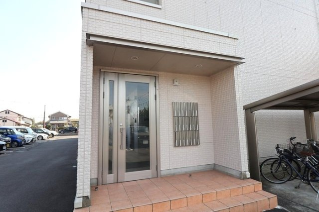 ルミエールのエントランス|エントランス