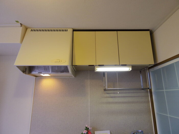 メゾンドノアのキッチン|キッチン吊り戸棚