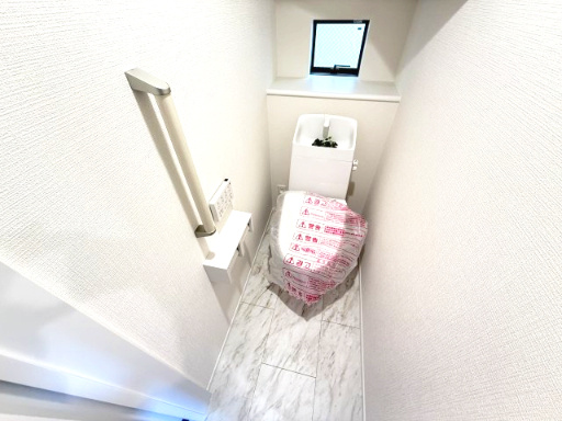 堺市美原区黒山　新築一戸建てのトイレ