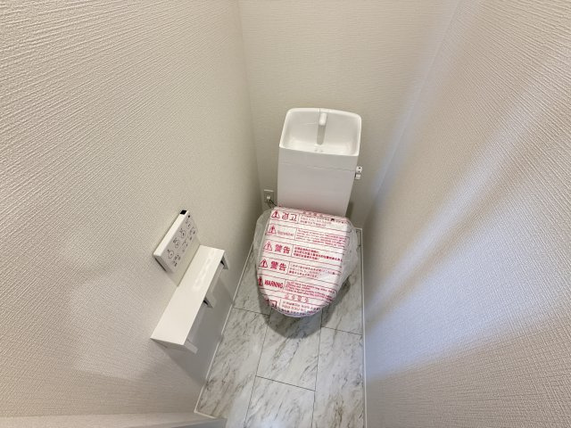 堺市美原区黒山　新築一戸建てのトイレ