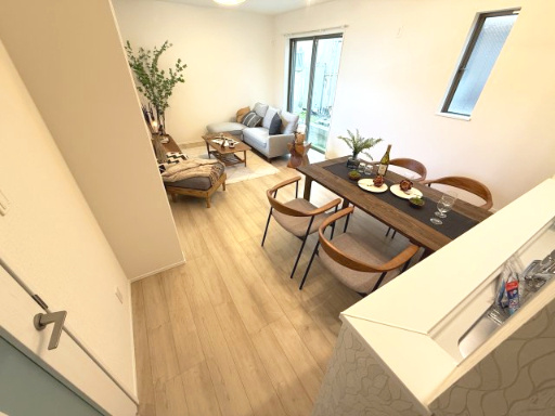 堺市美原区黒山　新築一戸建ての居間・リビング