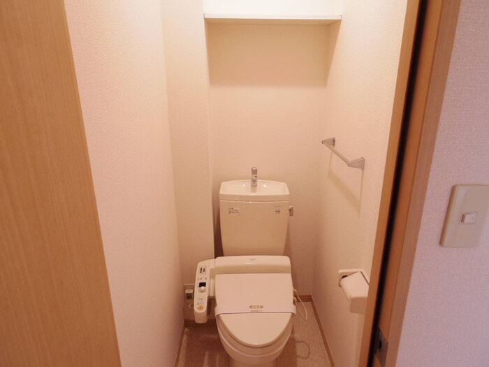 ボヌール ＡＢＣＤＥのトイレ|温水洗浄暖房便座