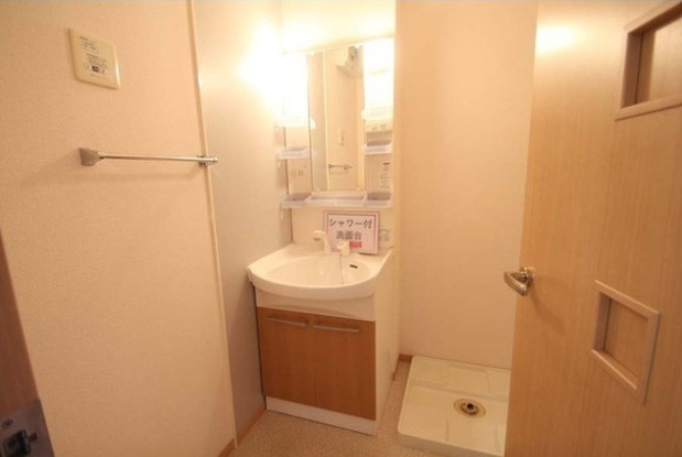 ジュネス港町の独立洗面台