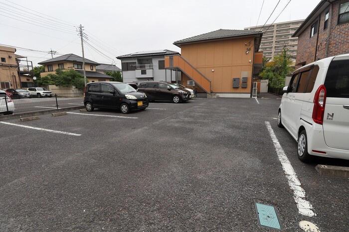 タウン・コート槐（ＫＡＩ）の駐車場|駐車場