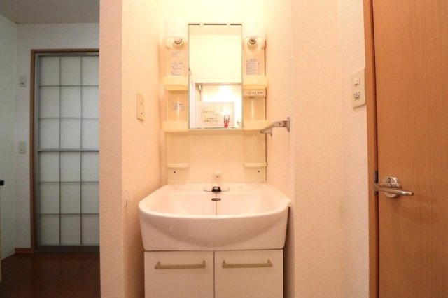 タウン・コート槐（ＫＡＩ）の独立洗面台|洗面化粧台