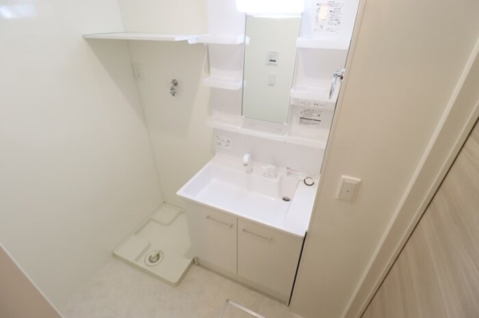 サンライズガーデンさくらの独立洗面台|洗髪洗面化粧台・室内洗濯機置き場