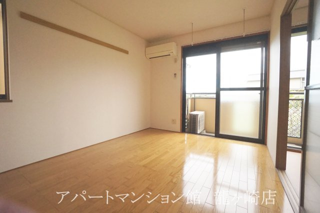 セジュール烏山 ⅡⅢの居間・リビング