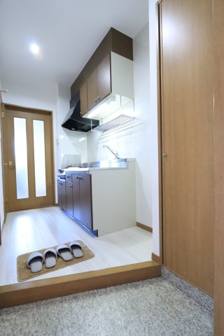 メルシー立華の玄関|収納もある玄関です
