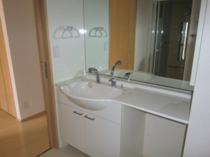 Ｐｉａ Ｙ'ｓ（ピア ワイズ）の独立洗面台|大型洗面化粧台