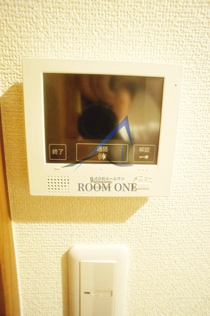 フォレスト駒沢大学のセキュリティ|モニター付インターホンです。
