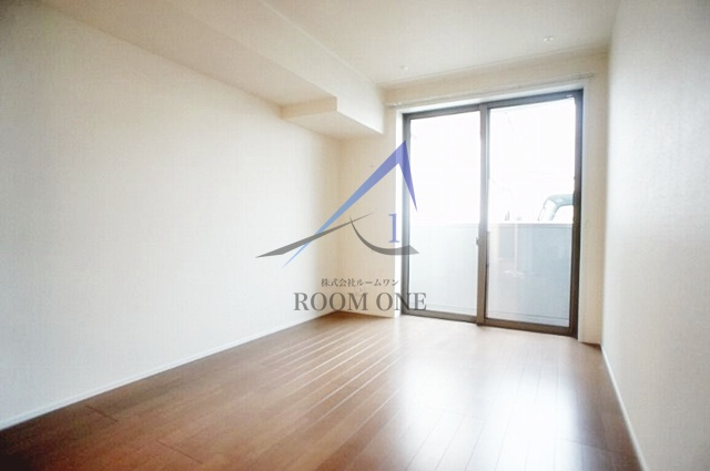 フォレスト駒沢大学の居間・リビング|洋室のお部屋です。