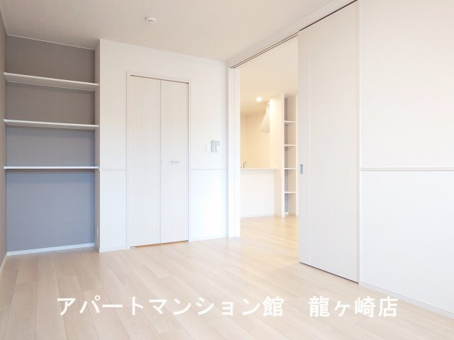 ウエスト　Ｂの寝室