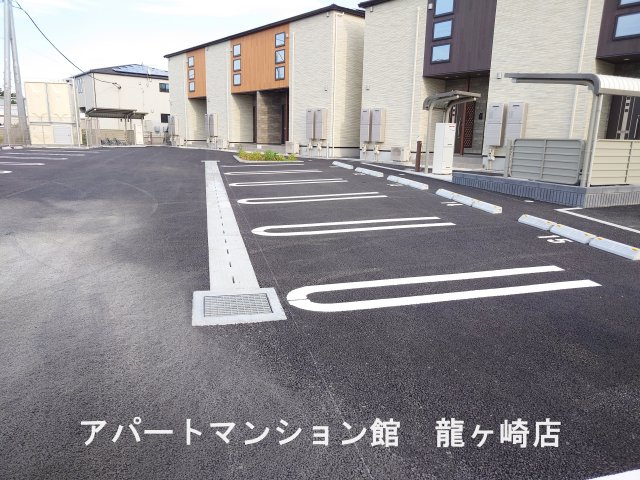 ウエスト　Ｂの駐車場