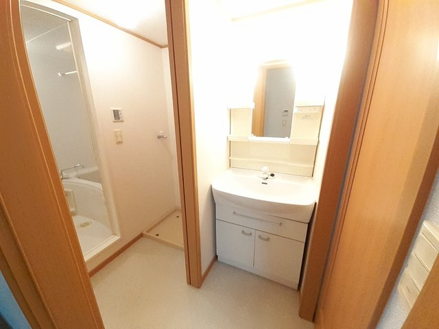 ラフィナート・パレＢの独立洗面台|洗面所