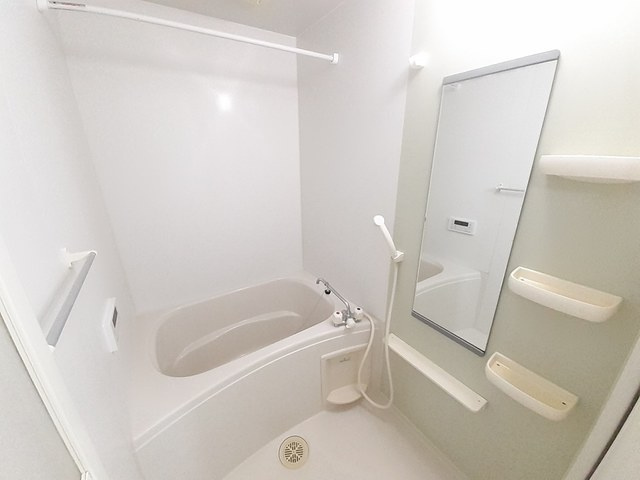 アクラ－ジュの浴室|バス